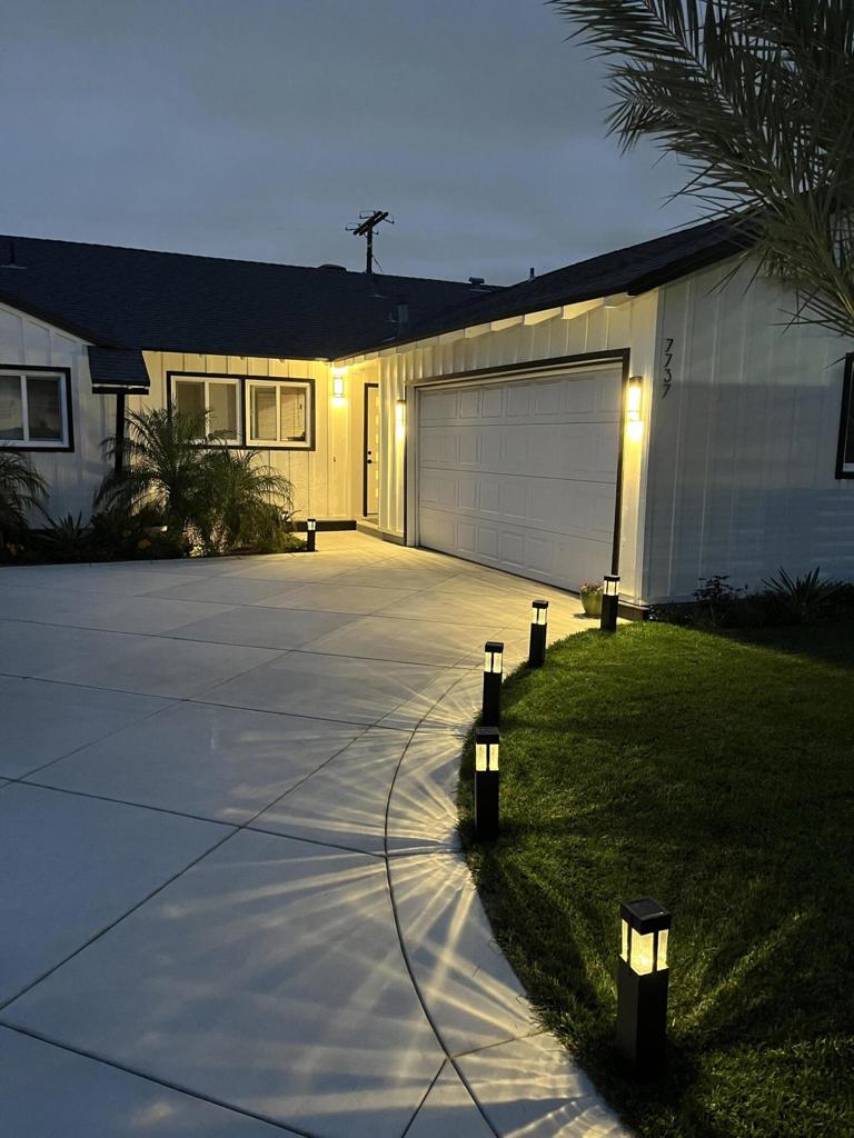 7737 Bellaire Avenue Property Photo