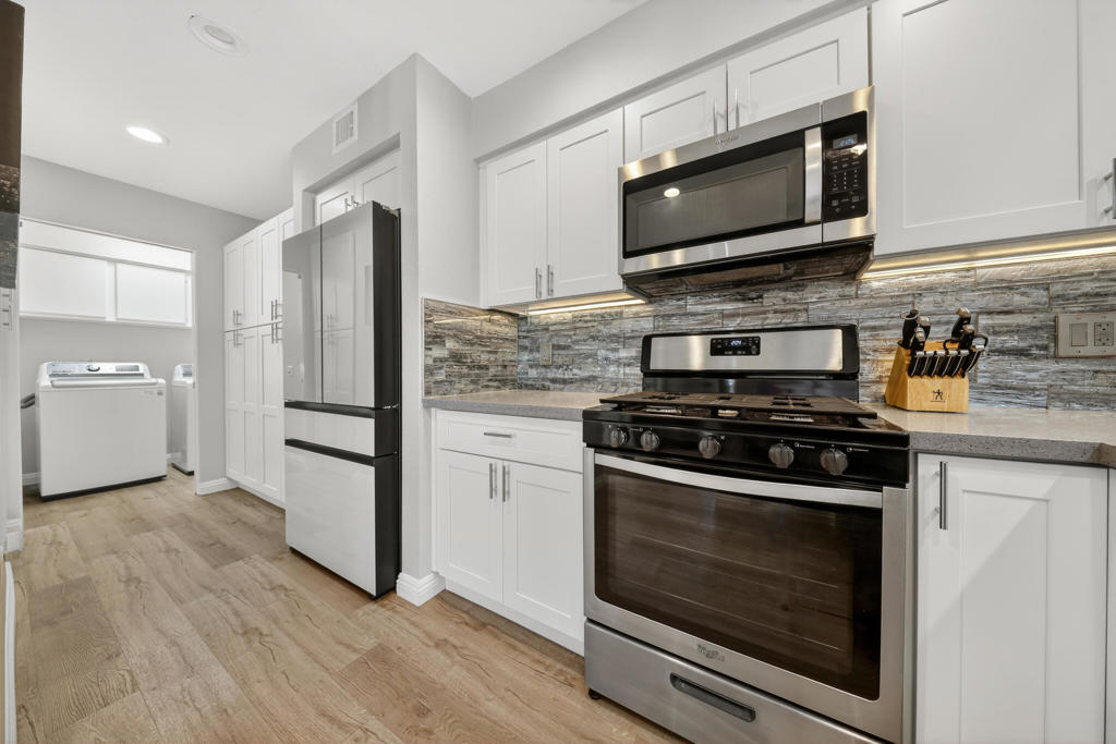 470 Sunningdale Drive Property Photo 8