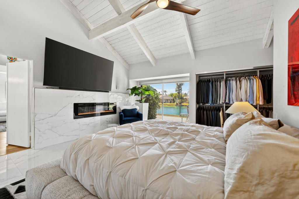 470 Sunningdale Drive Property Photo 12