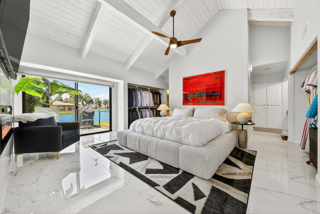 470 Sunningdale Drive Property Photo 13