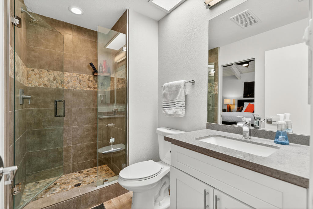 470 Sunningdale Drive Property Photo 17
