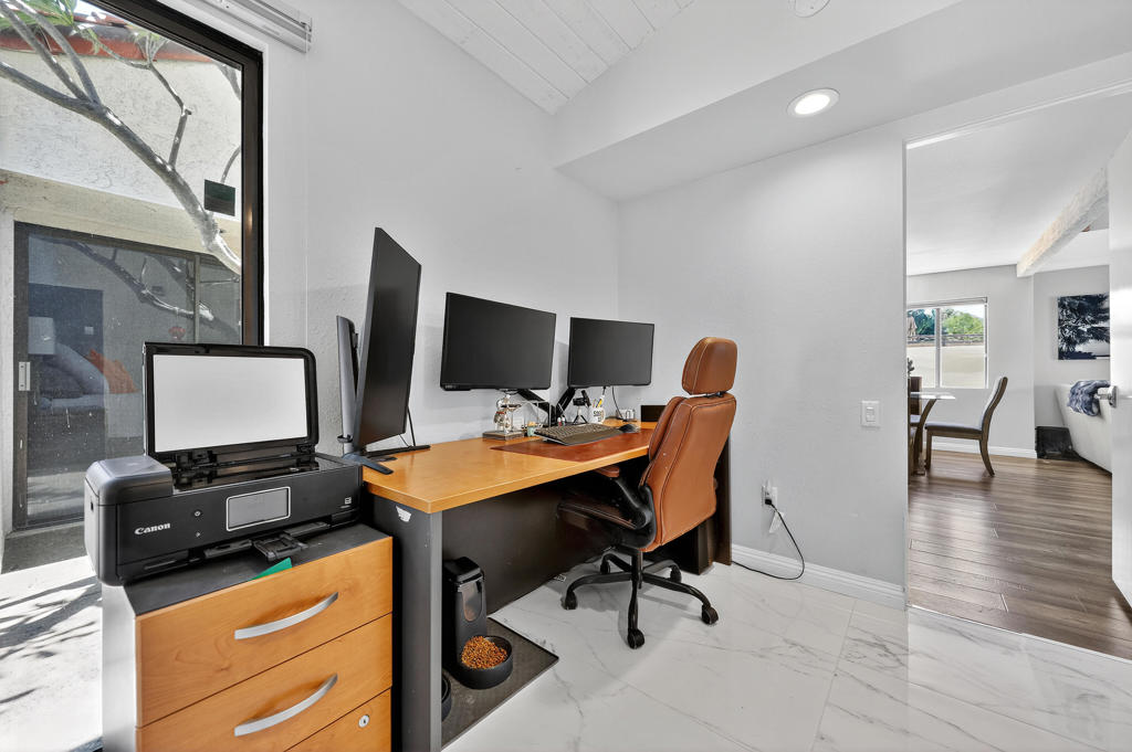 470 Sunningdale Drive Property Photo 21