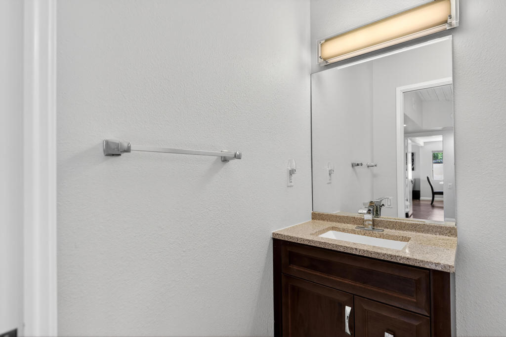 470 Sunningdale Drive Property Photo 23