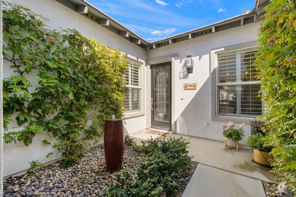 4 Lake Como Court Property Photo 47