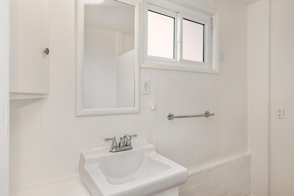 38501 Bel Air Drive Property Photo 7