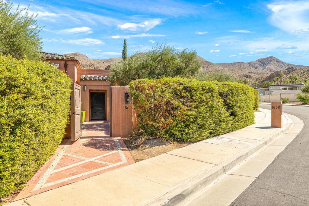 1650 Avenida Sevilla Property Photo 3