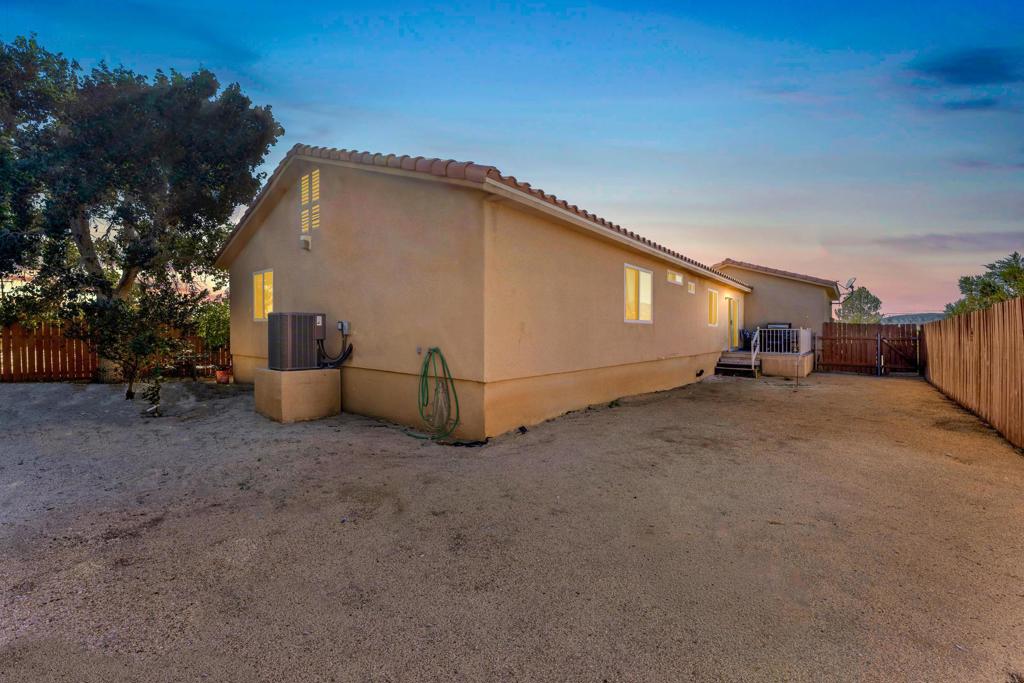 16228 Avenida Merced Property Photo 26