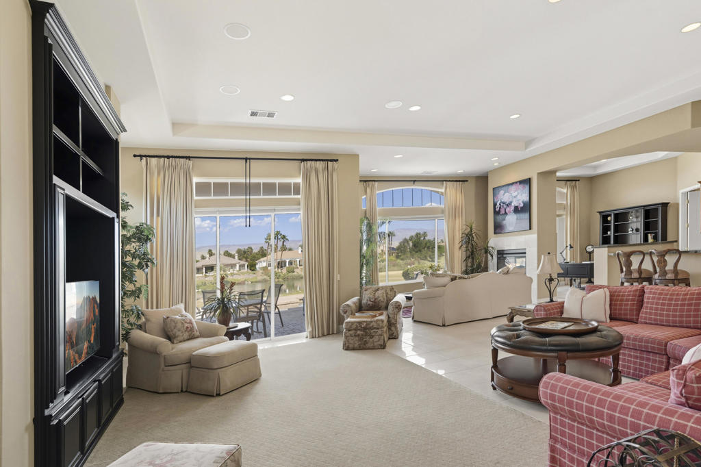 107 Via Bella Property Photo 10