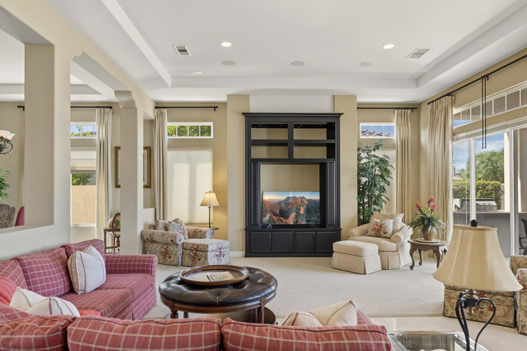 107 Via Bella Property Photo 14