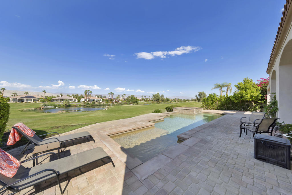 107 Via Bella Property Photo 35