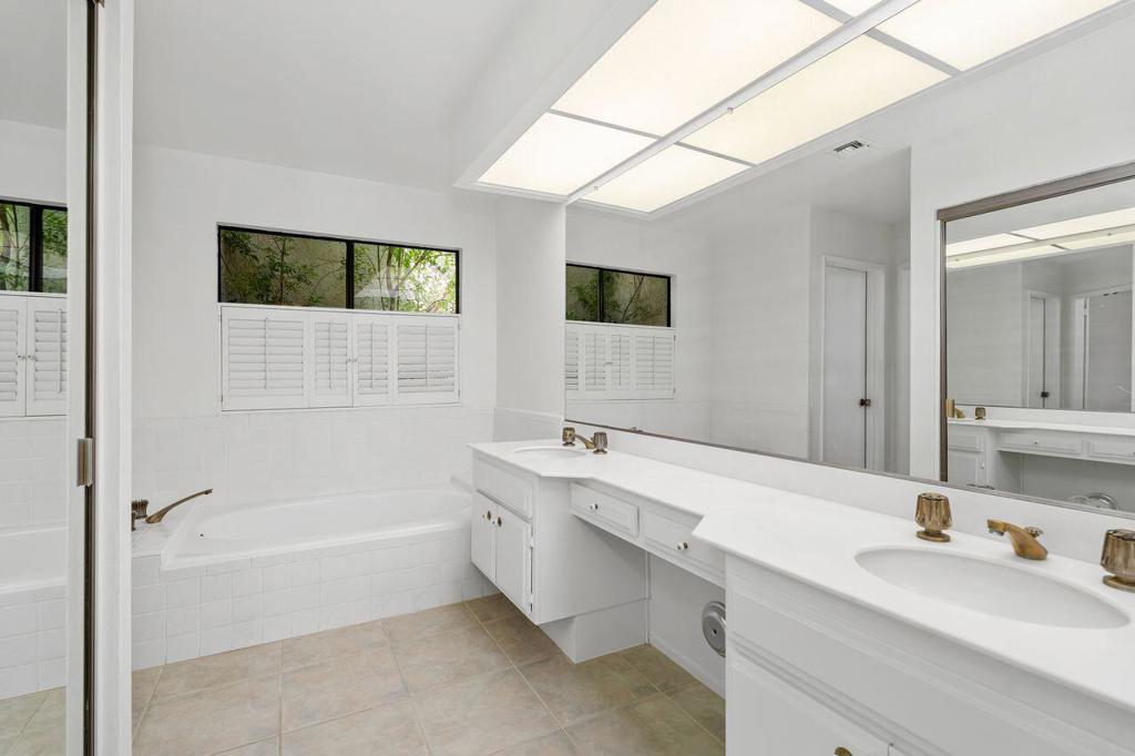 46 Santo Domingo Drive Property Photo 34