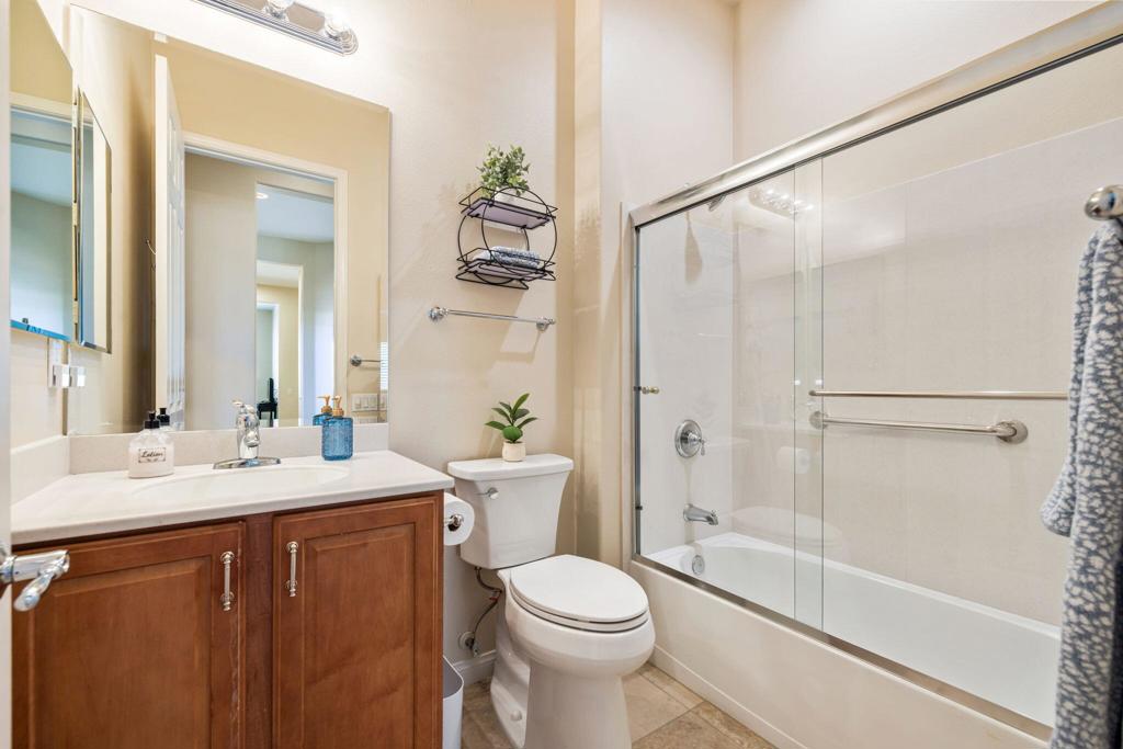 40530 Calle Cerezo Property Photo 23