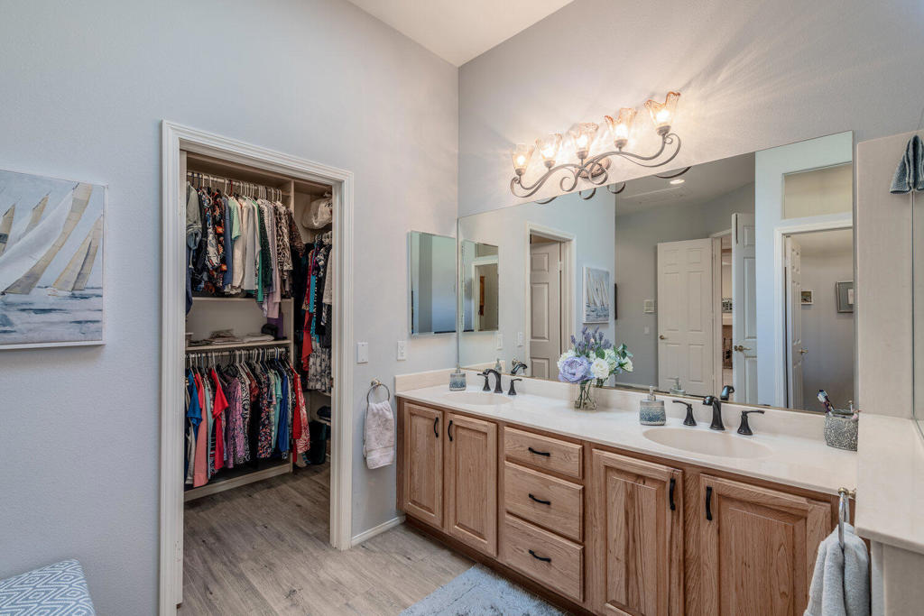 80571 Hoylake Drive Property Photo 13