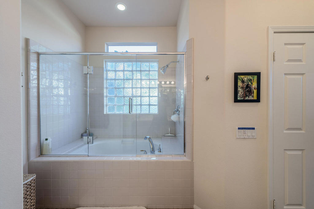 80571 Hoylake Drive Property Photo 19