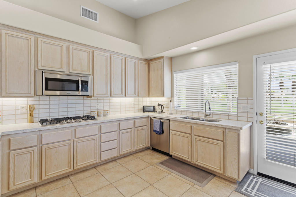 80162 Pebble Beach Drive Property Photo 9