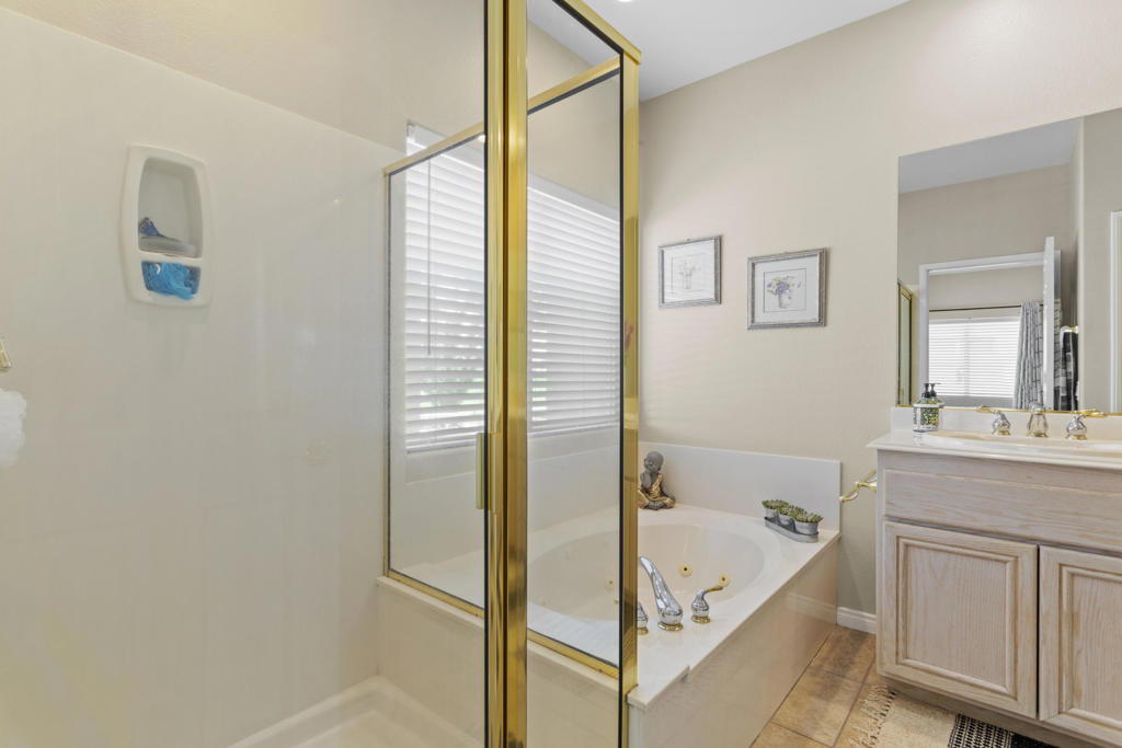 80162 Pebble Beach Drive Property Photo 24