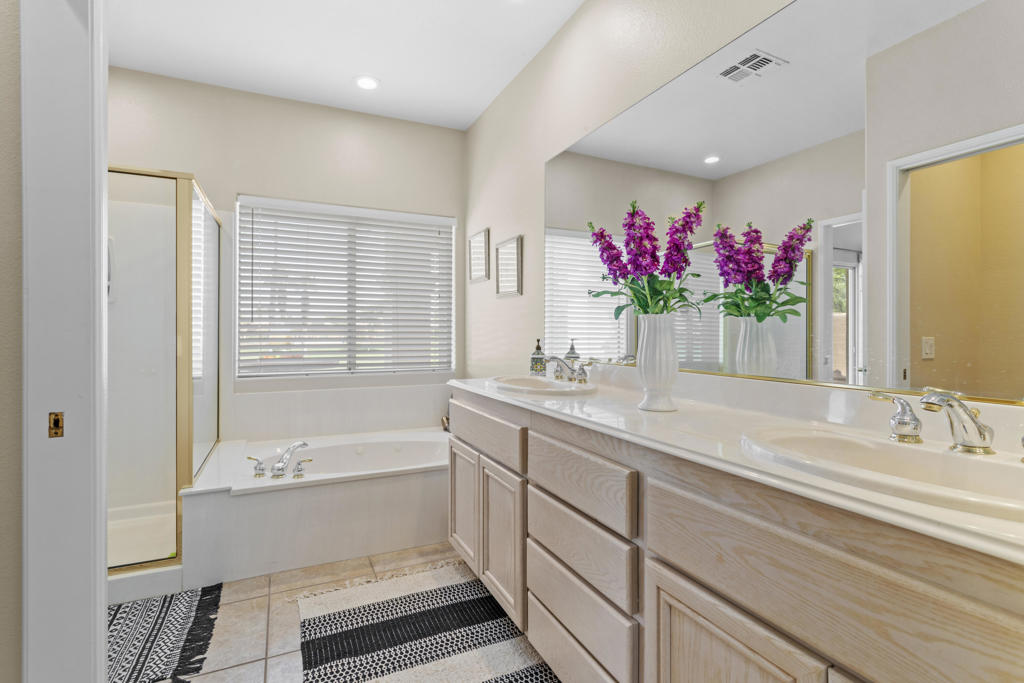 80162 Pebble Beach Drive Property Photo 26