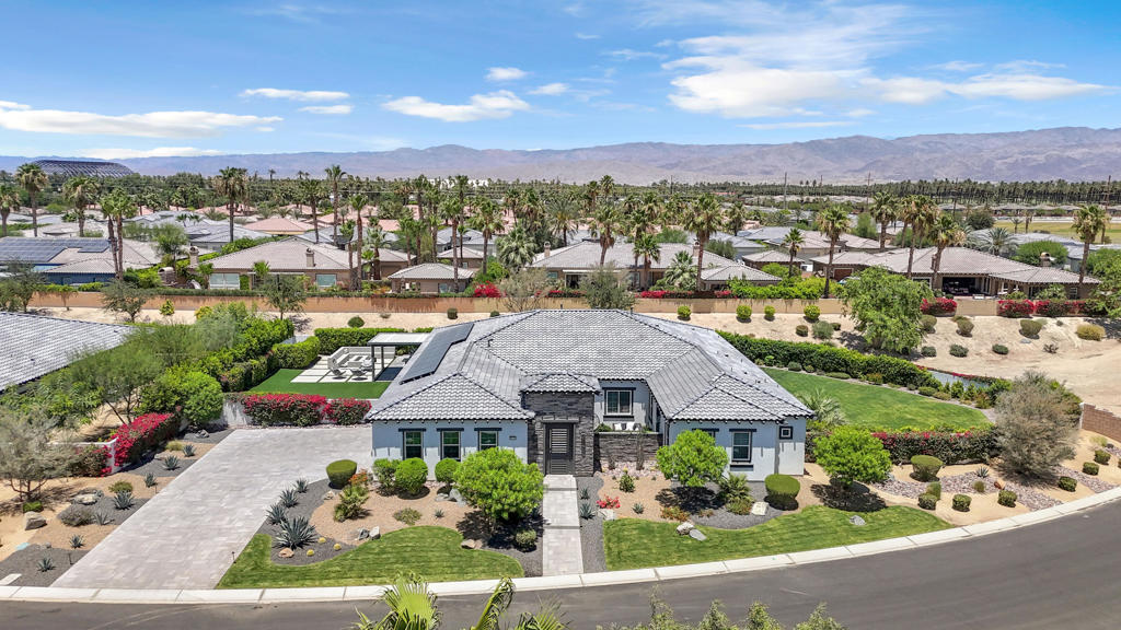 81910 Mountain Spur Drive Property Photo 1