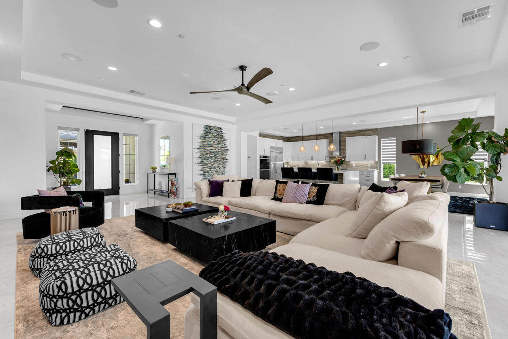 81910 Mountain Spur Drive Property Photo 10