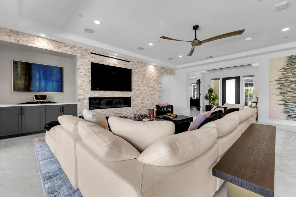 81910 Mountain Spur Drive Property Photo 15