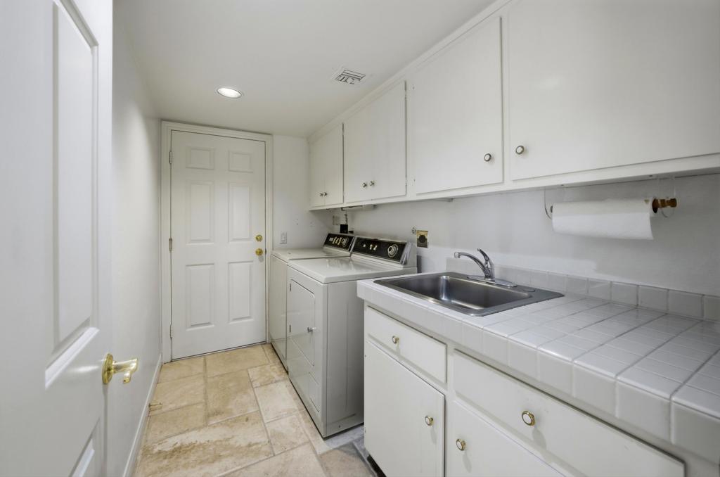 45915 Algonquin Circle Property Photo 33