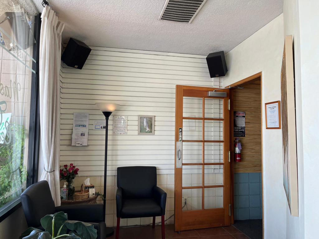 74125 Ca-111 Property Photo 4