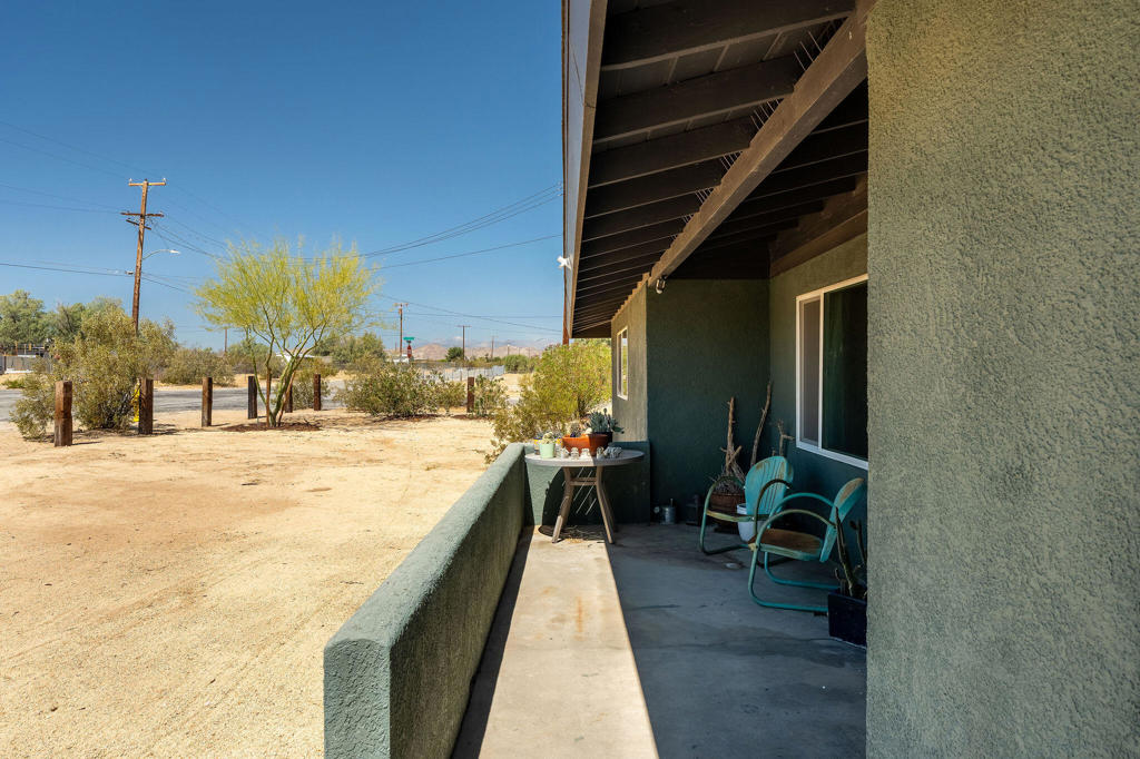 64722 Sun Mesa Road Property Photo 11