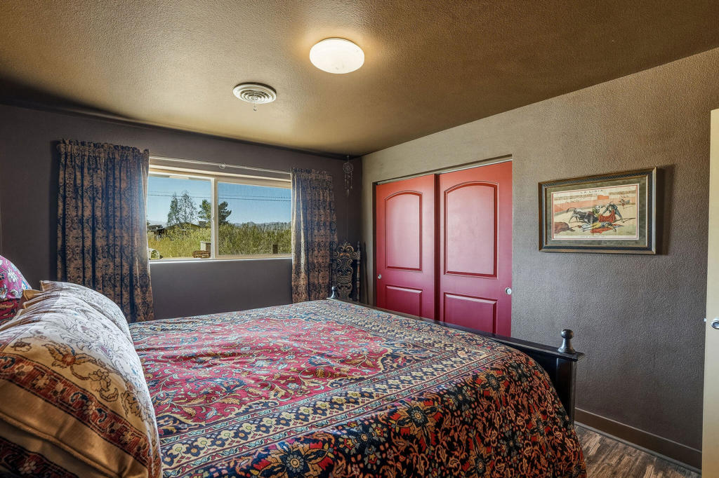 64722 Sun Mesa Road Property Photo 27
