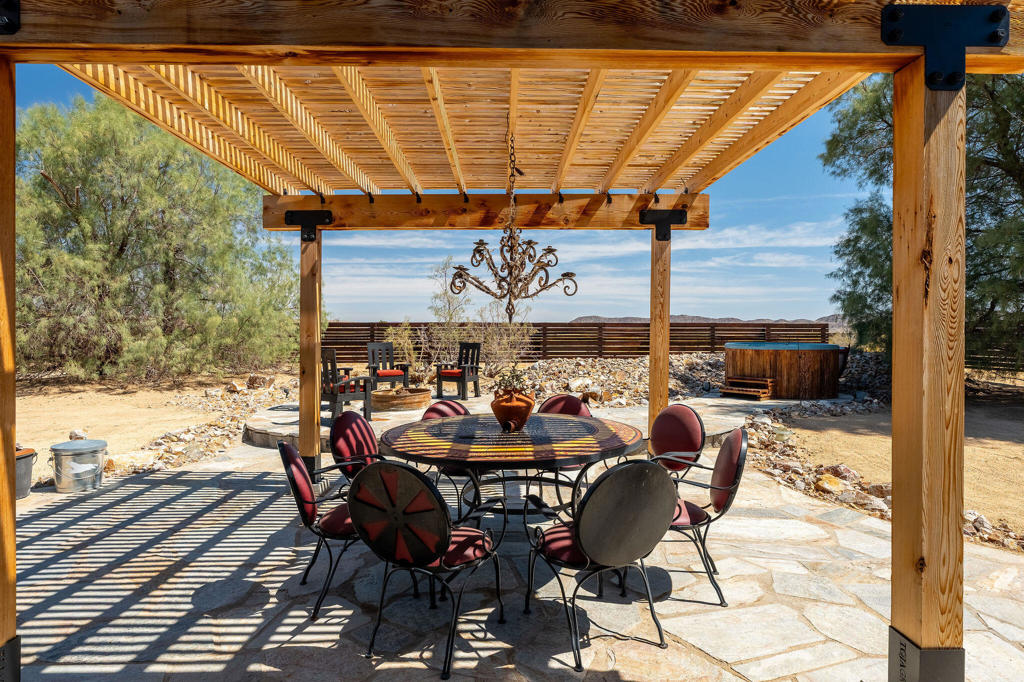 64722 Sun Mesa Road Property Photo 41