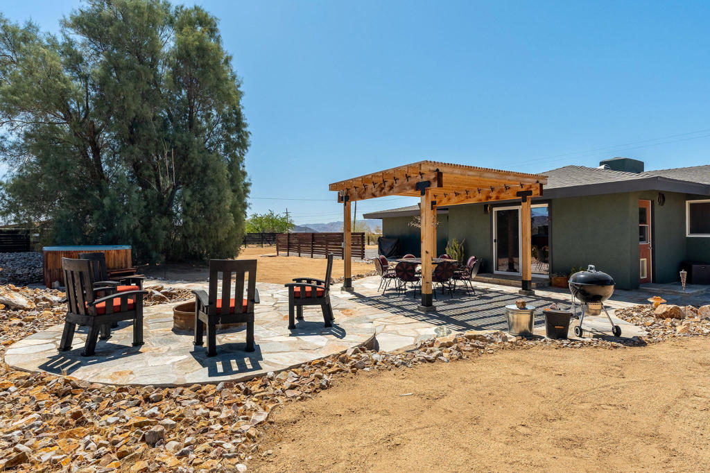 64722 Sun Mesa Road Property Photo 44