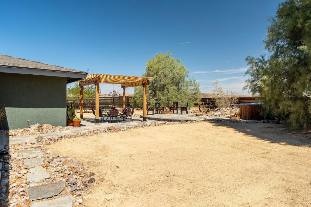 64722 Sun Mesa Road Property Photo 46