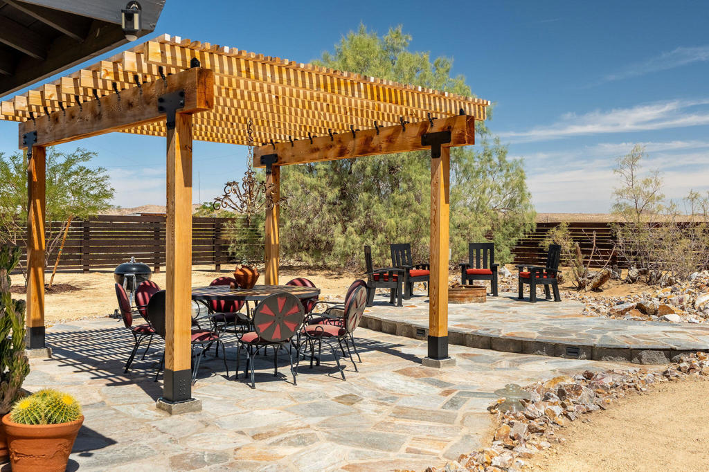 64722 Sun Mesa Road Property Photo 47