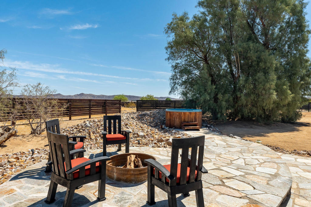 64722 Sun Mesa Road Property Photo 48