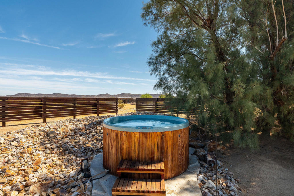 64722 Sun Mesa Road Property Photo 49