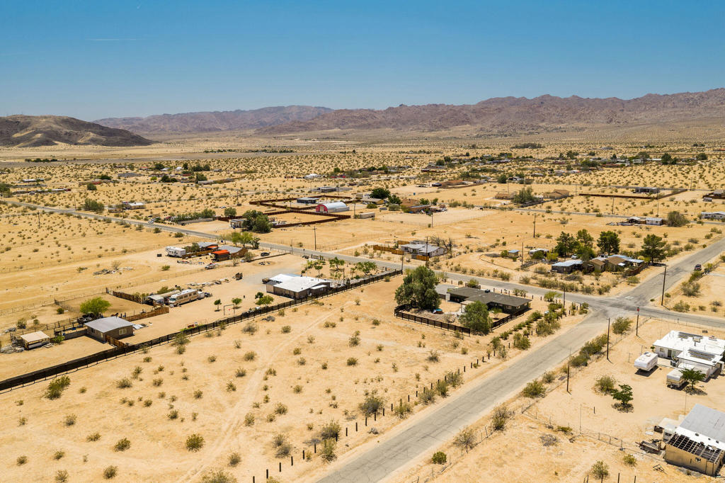64722 Sun Mesa Road Property Photo 52