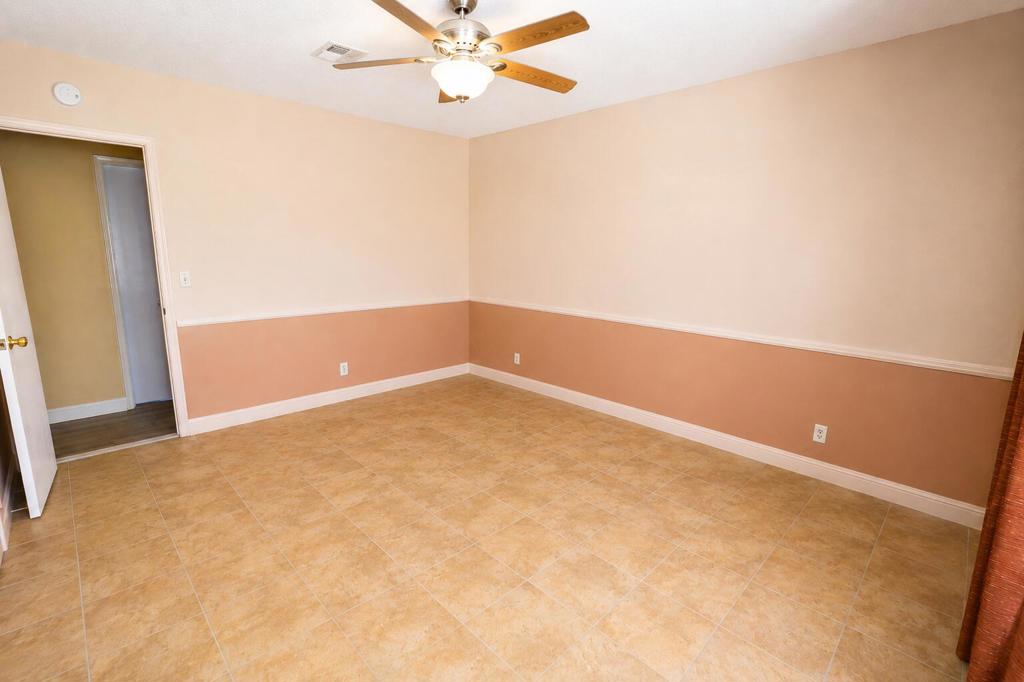 9551 Capiland Road Property Photo 8