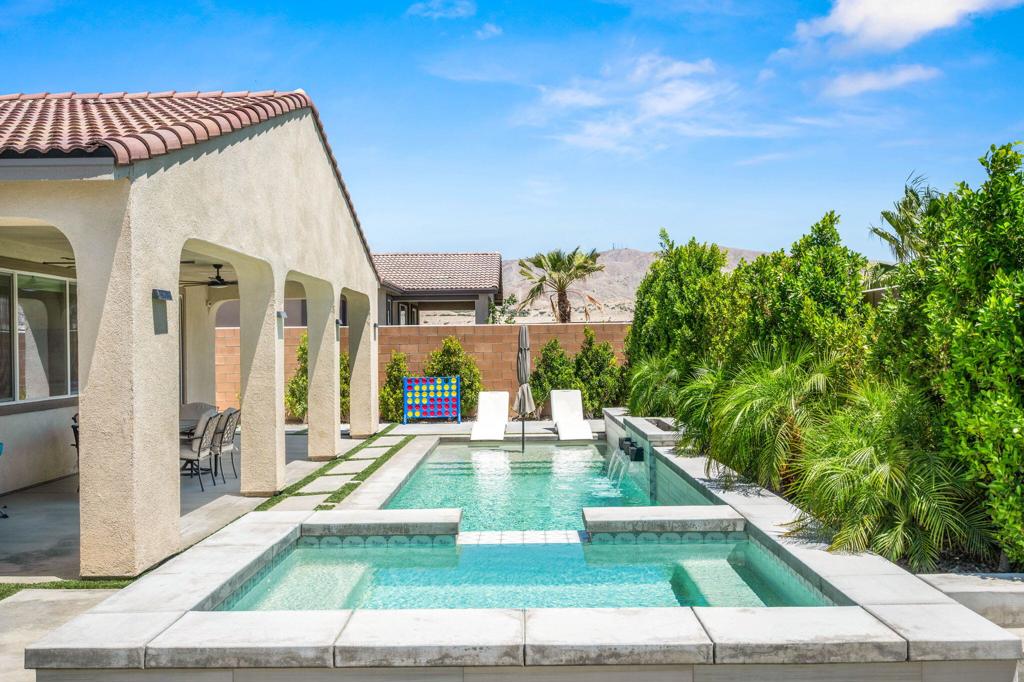 40166 Vivaldi Court Property Photo 4
