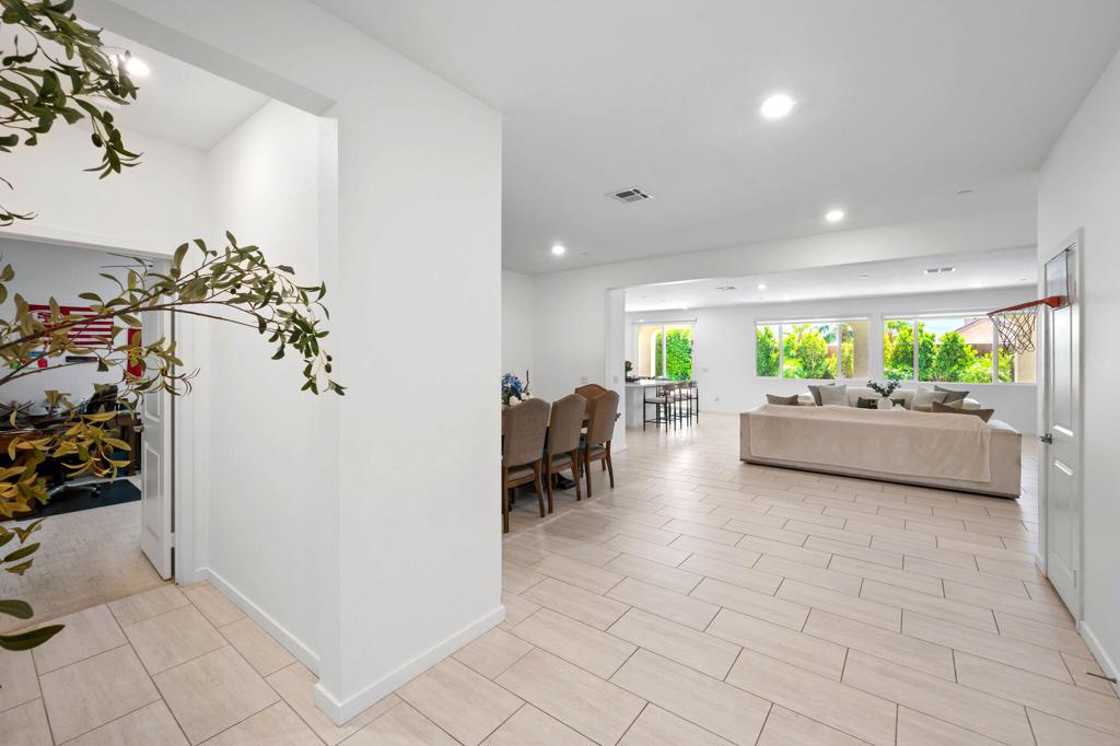 40166 Vivaldi Court Property Photo 8