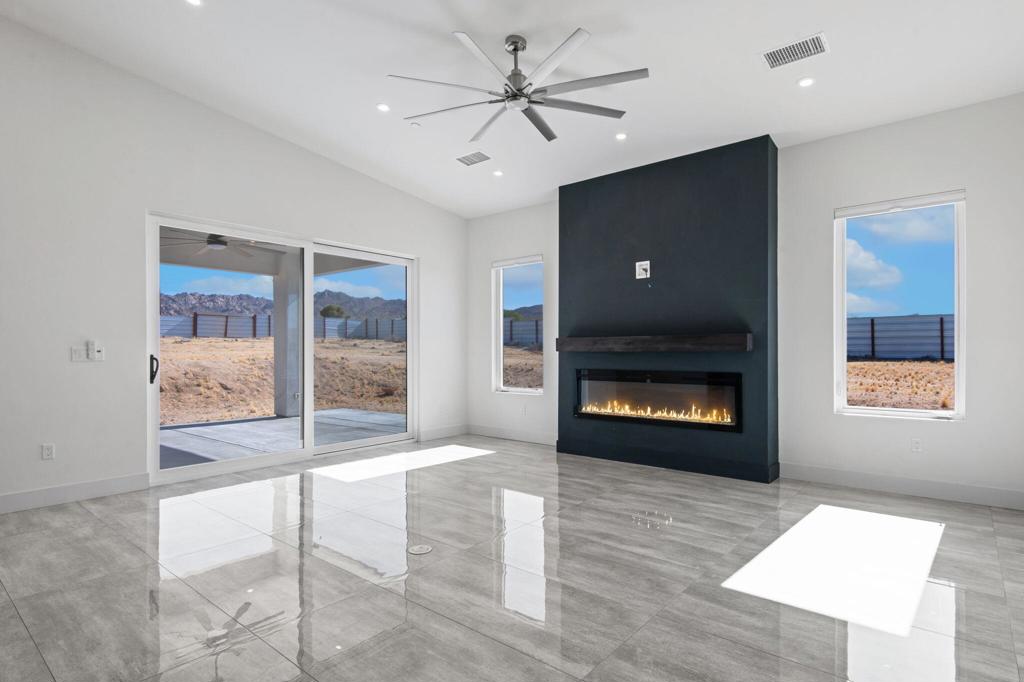 69225 Cottonwood Drive Property Photo 7