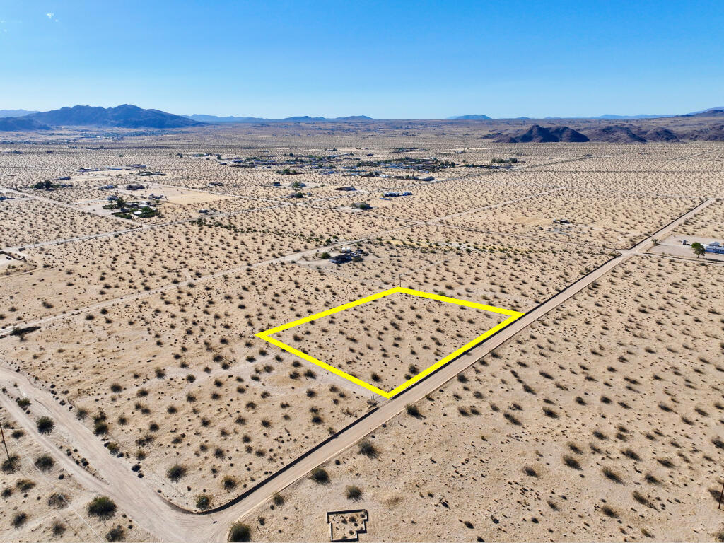 407 California Avenue Property Photo 4