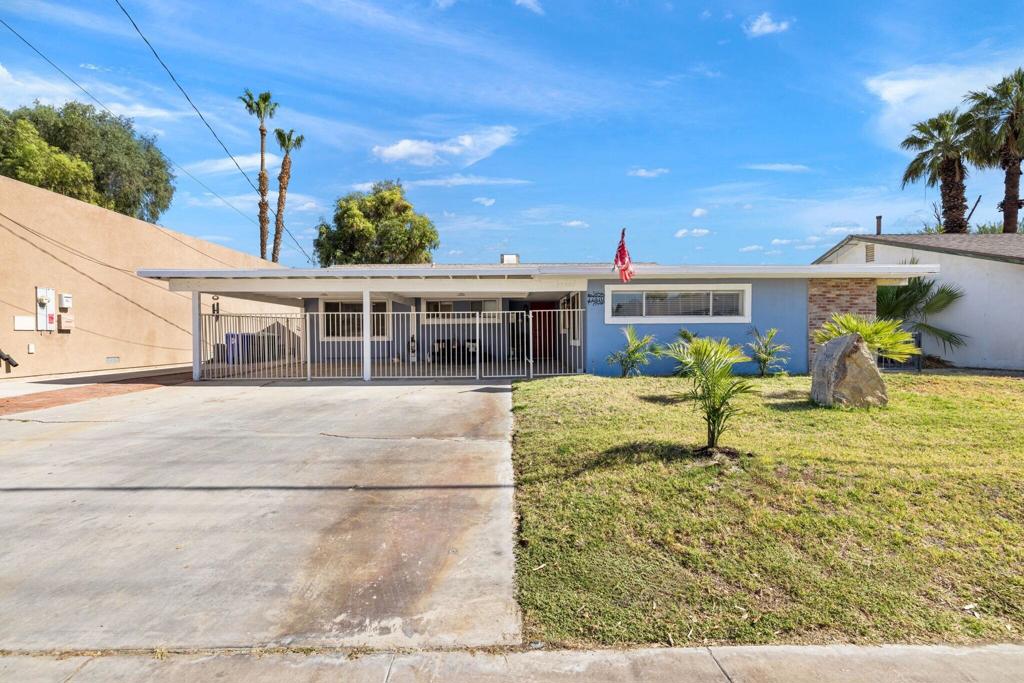 77570 California Drive Property Photo 2