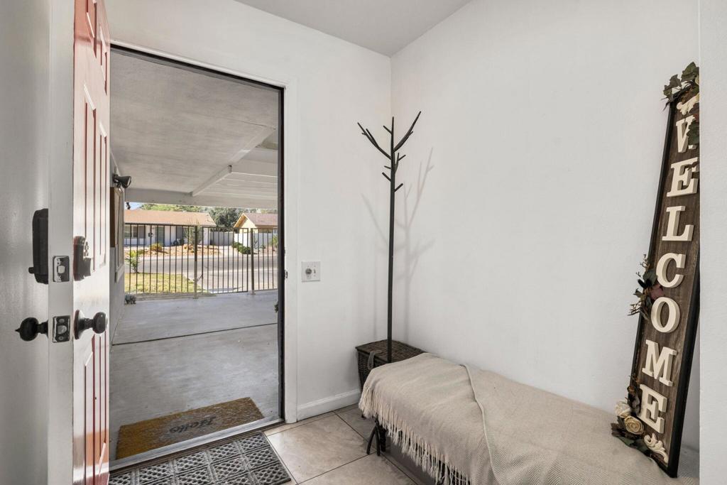 77570 California Drive Property Photo 4