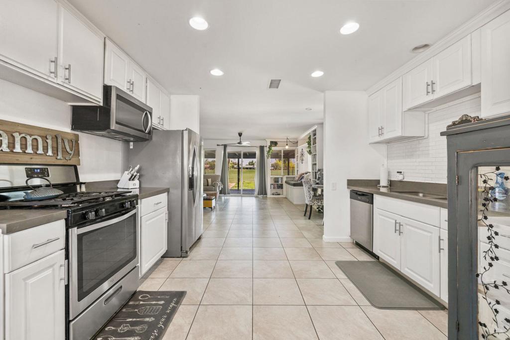77570 California Drive Property Photo 8