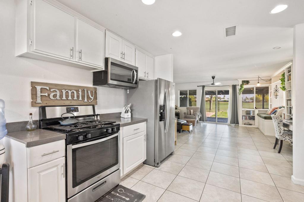 77570 California Drive Property Photo 9