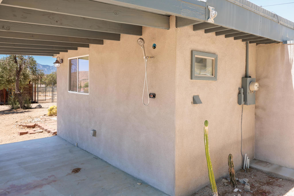 10860 Juniper Avenue Property Photo 6