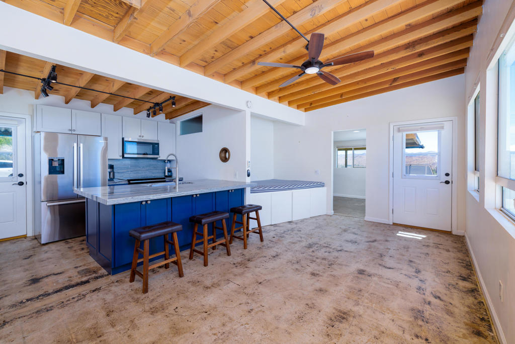 10860 Juniper Avenue Property Photo 7