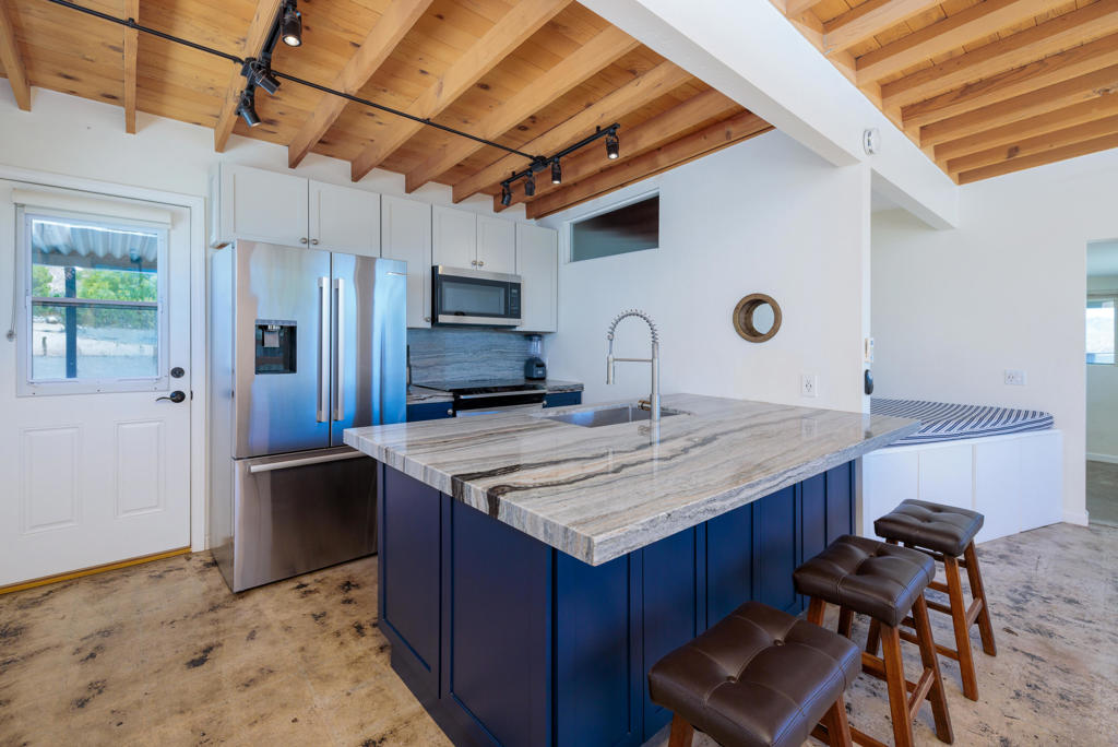 10860 Juniper Avenue Property Photo 8
