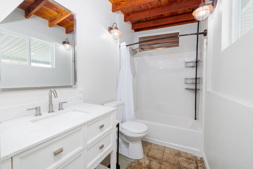 10860 Juniper Avenue Property Photo 13
