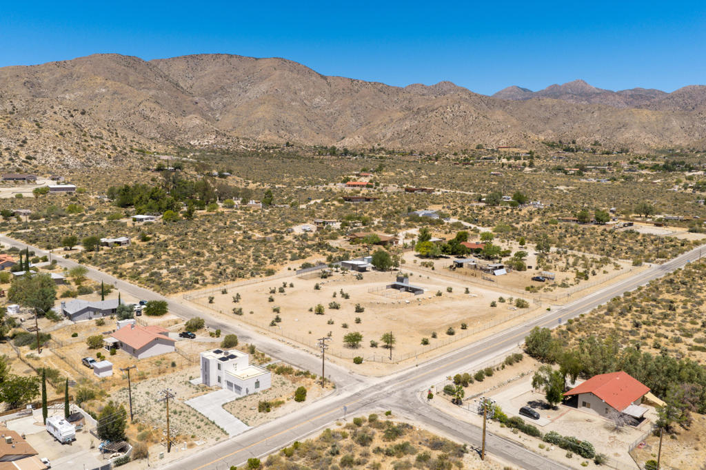 10860 Juniper Avenue Property Photo 23