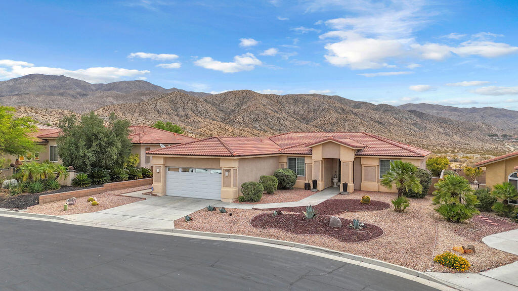 65166 Cliff Circle Property Photo 3